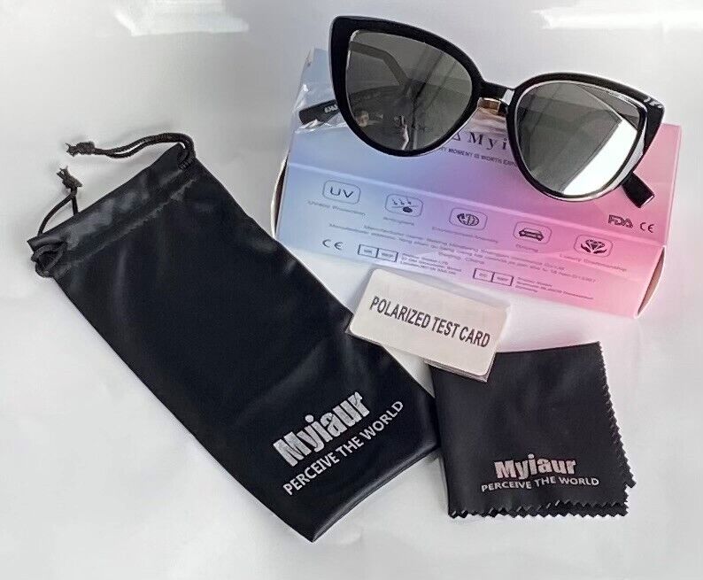 Trendy Cateyes travel, beach/holiday sunglasses UV400 protection - Black Silver