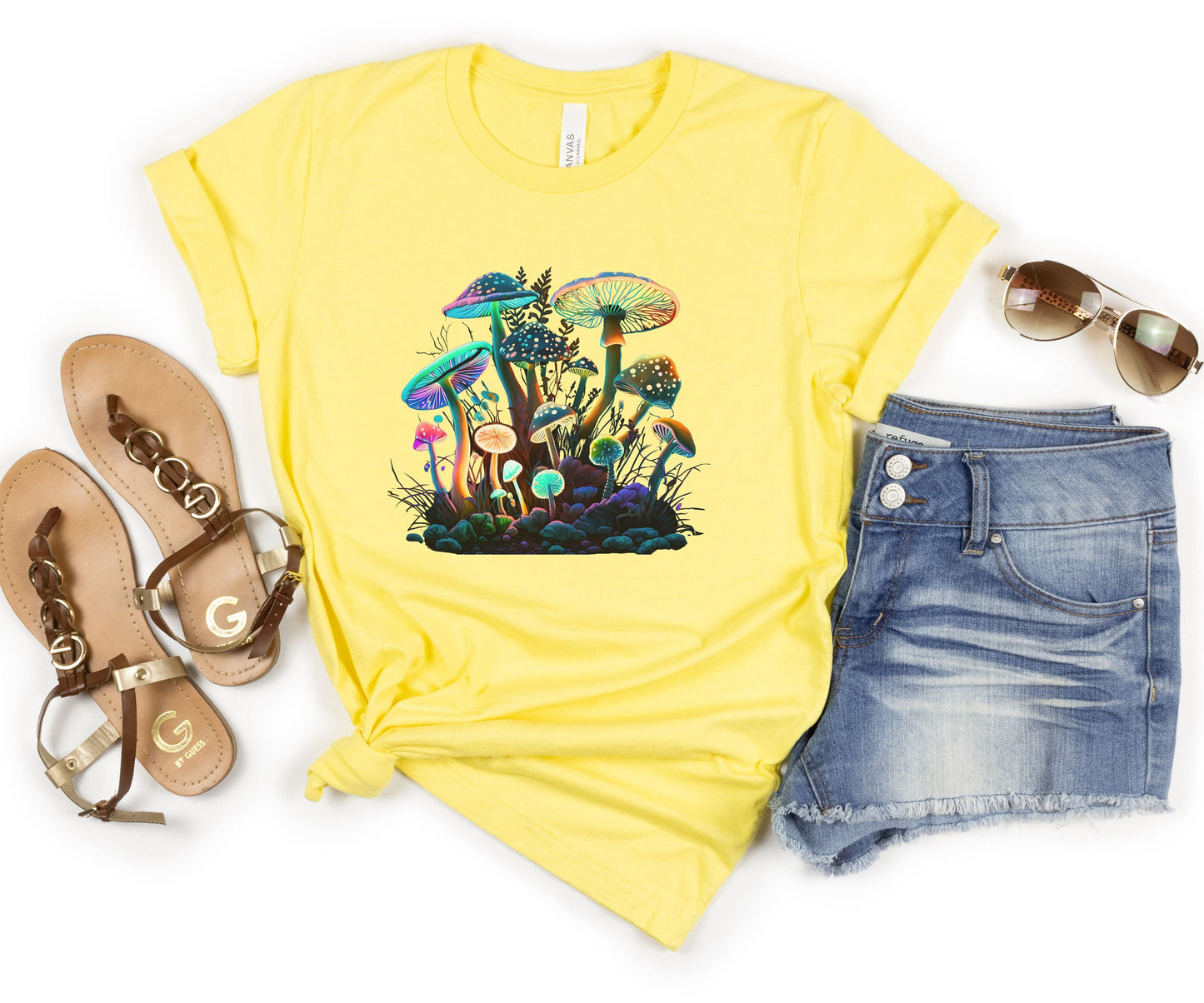 Retro mushroom tee, Funky psychedelic T-shirt, Forestcore toadstool Tshirt, Goblincore birthday gift, Autumn green witch shirt, Hippy Top