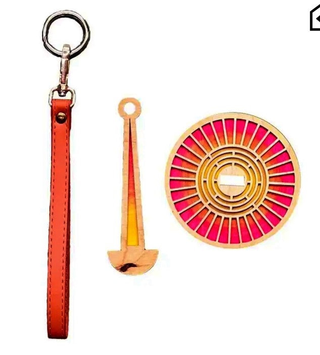 Portable Yarn Holder for wrist: Wearable Sewing Thread Spool With Wrist Strap, Knitting tool, Wool caddy, Knitting gift, Travel supplies