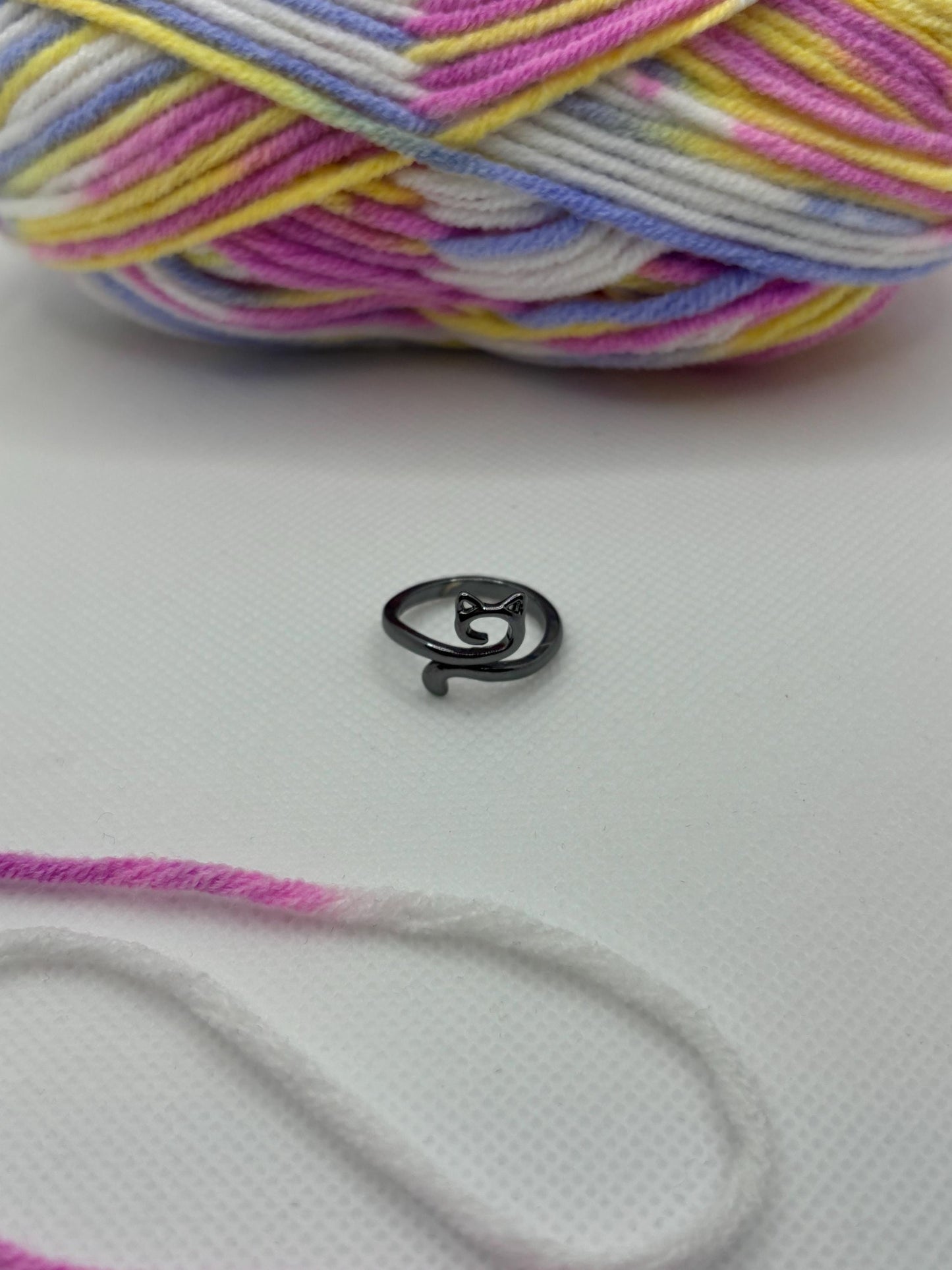 Adjustable Yarn Crochet Tension Ring - Cat knitting or crochet loop & winder, fibre arts, wool thread guide, knitter gift, crafting supplies