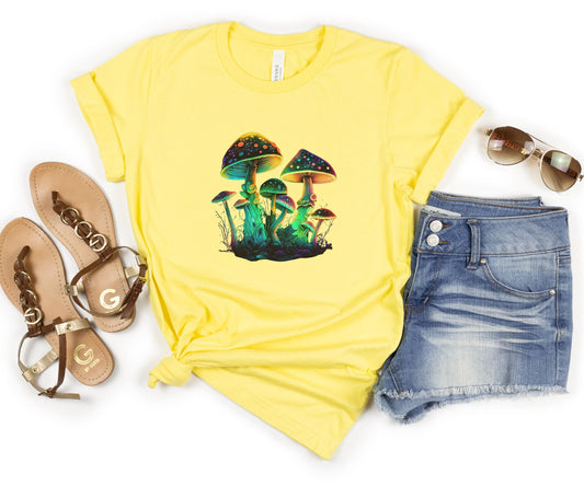 Retro mushroom tee, Funky psychedelic T-shirt, Forestcore toadstool Tshirt, Goblincore birthday gift, Autumn green witch shirt, Hippy Top