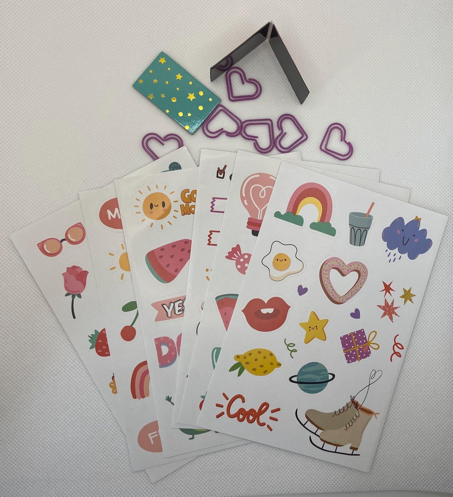 Kids Scrapbook Kit – DIY Journal & Arts and Crafts Set, Perfect Gift for Creative Kids, Memory Book Activity, Fun Crafting Kit for Children